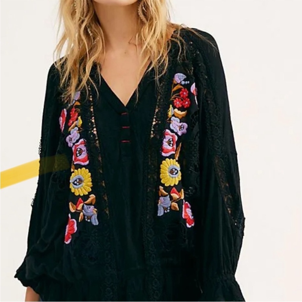 Free People Serafina Black Embroidered Lace Crochet Boho Festival Blouse Top M